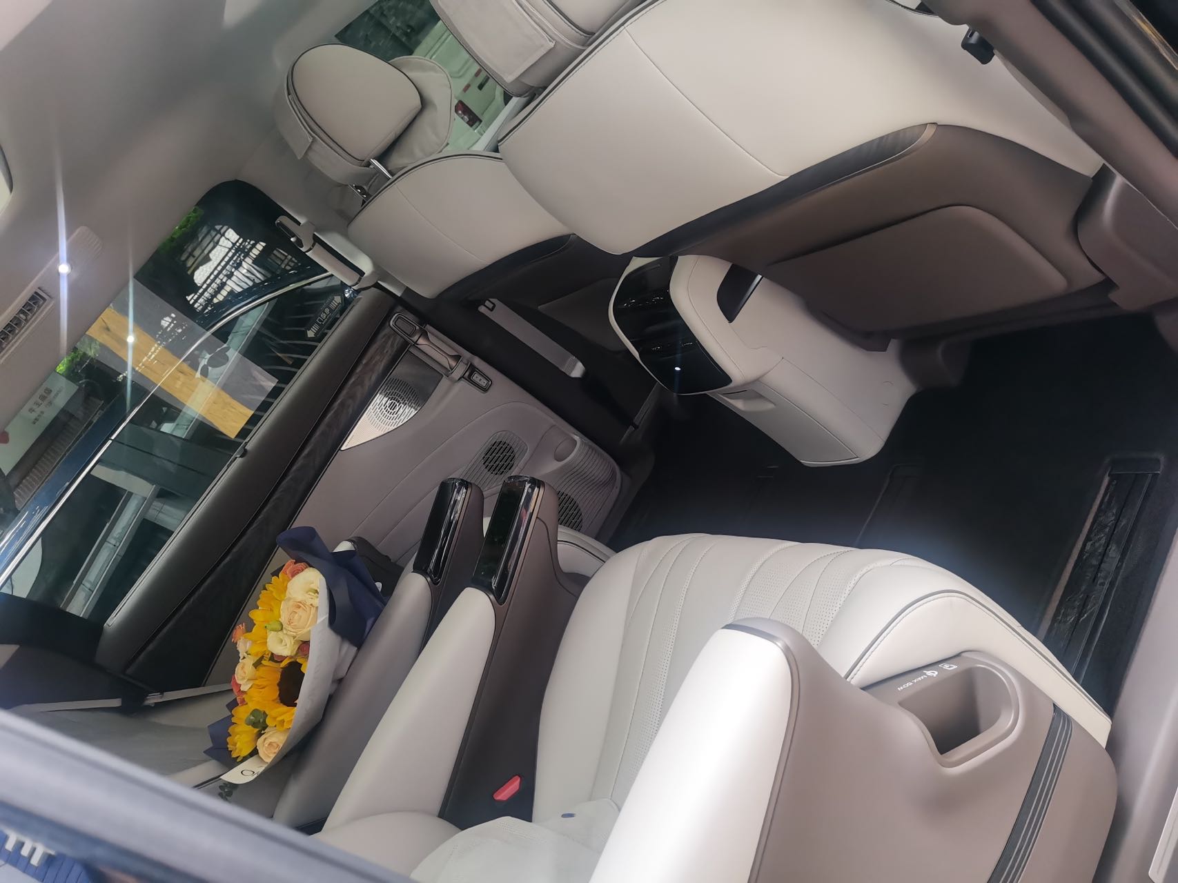 长途自驾前必做!汽车保养清单:轮胎、油液、刹车全检查